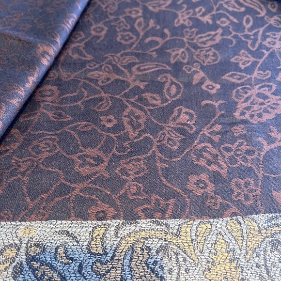 Cashmere Scarf - Picture 7 of 8